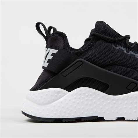 huarache run ultra black and white